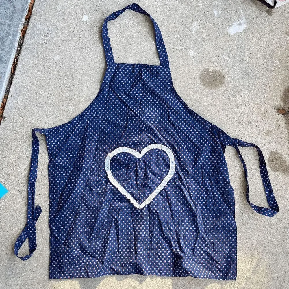 Charming Handmade Cottagecore Heart Pocket Apron, Valentine's Gift